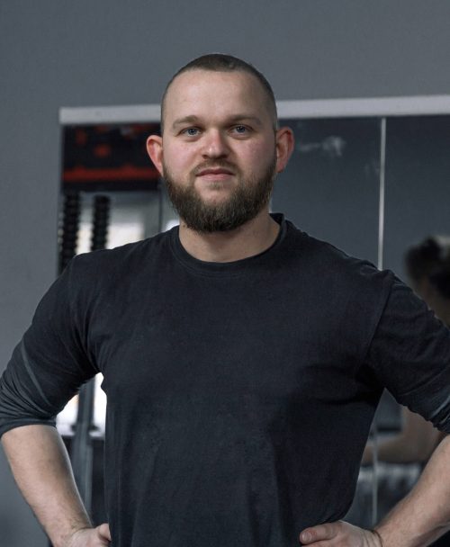 Юрій Гнатов викладач школи фітнесу iFit